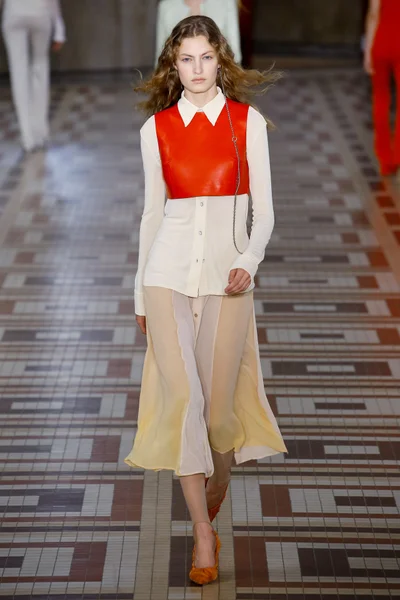 Look 5